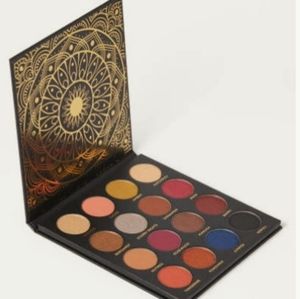 Ace Beautē Quintessential Palette Eyeshadow